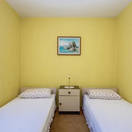 2 Bedroom Stunning In Apartment