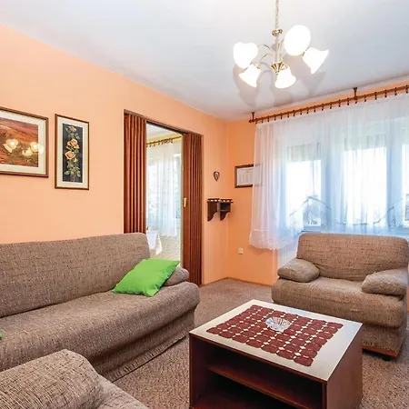 2 Bedroom Awesome In *